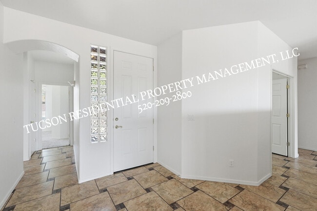 Building Photo - 3895 W Valley Mine Dr