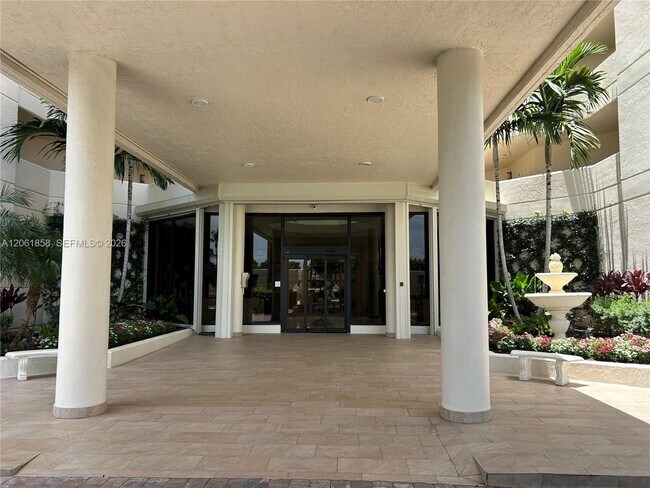 Foto del edificio - 720 S Collier Blvd