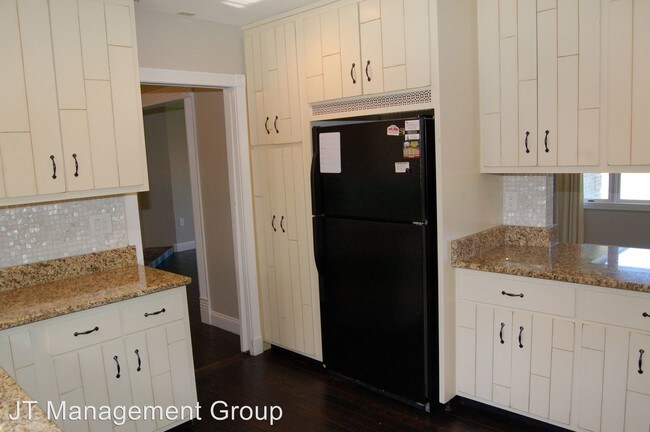 Building Photo - 3 br, 2.5 bath House - 39858 Meadowlark Drive