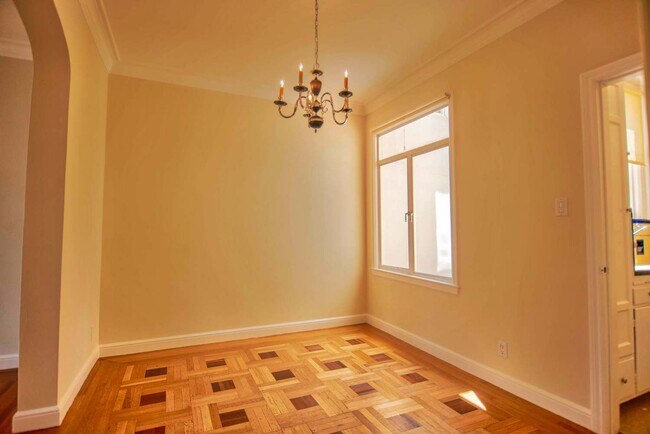 Foto del edificio - 1657 North Point St