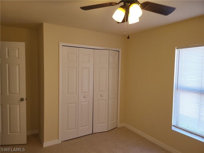 Foto del edificio - 709 Tropicana Pkwy W