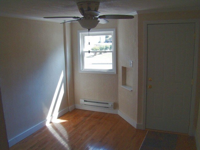306 S Watauga Ave Unit 4 Elizabethton Tn 37643 Apartment For Rent In Elizabethton Tn Apartments Com