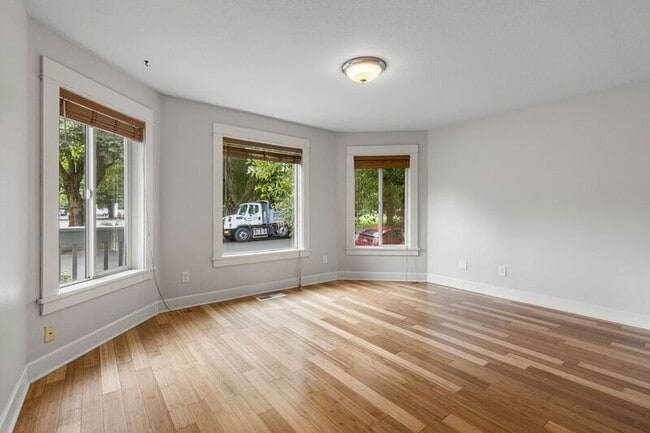 Building Photo - 3910 N Haight Ave