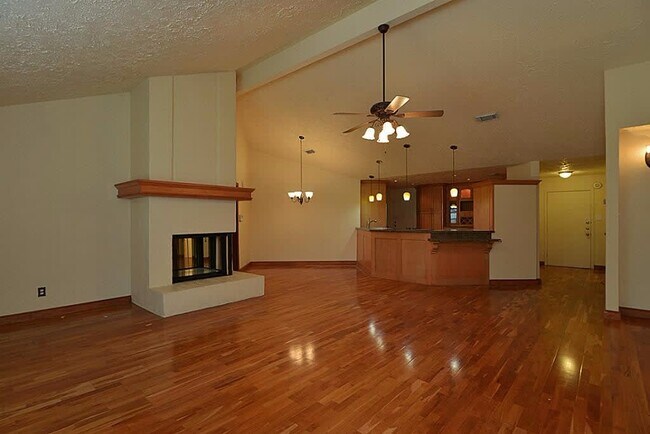 Foto del edificio - 21726 Slippery Creek Ln