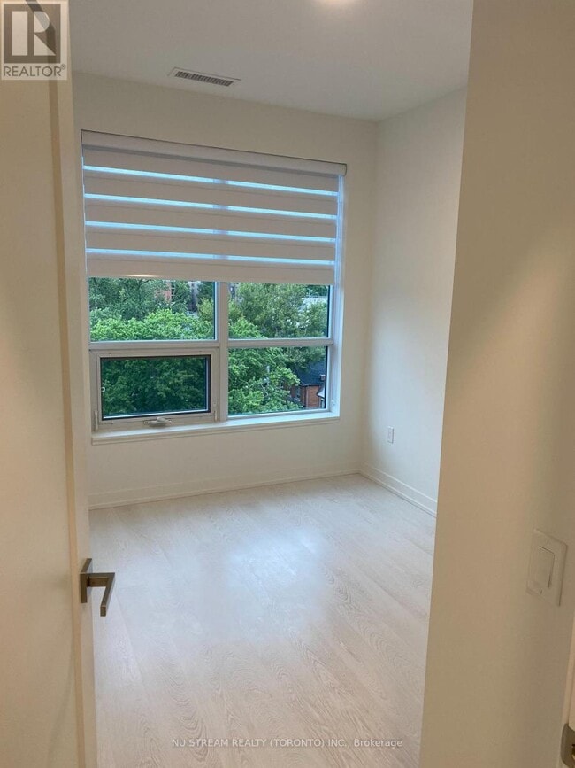 Building Photo - 415 Main St W