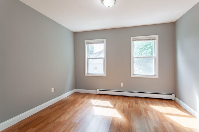 Building Photo - 14 Benefit Ter