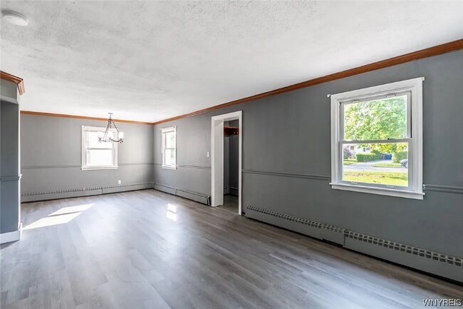 Building Photo - 594 Emerson Dr