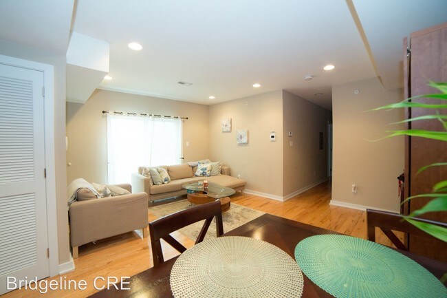 Foto del edificio - 3222 Spring Garden St
