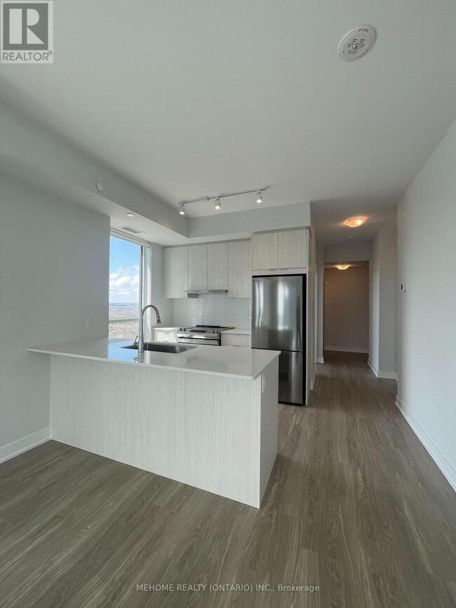 Building Photo - 430-3430 Square One Dr
