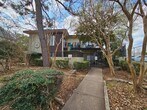 Foto principal - Welcome to your gated oasis in Oaklawn area!