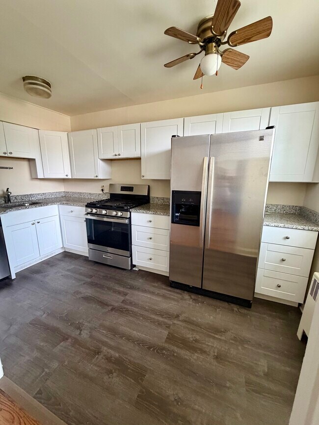 Cocina recién remodelada - 112 Fairfield Ln
