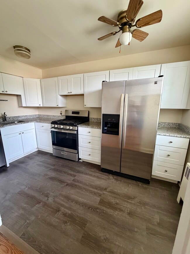 Newly Remodeled Kitchen - 112 Fairfield Ln