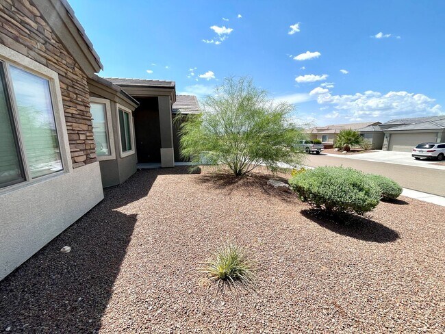 Building Photo - Beautiful 3 Bedroom, 2 Bathroom Home in Vi...