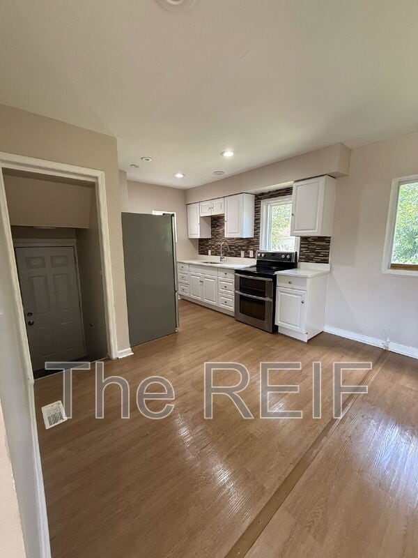 Foto del edificio - 14732 Woodmont Ave