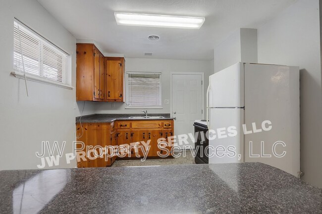 Foto del edificio - 124 Lake Ave