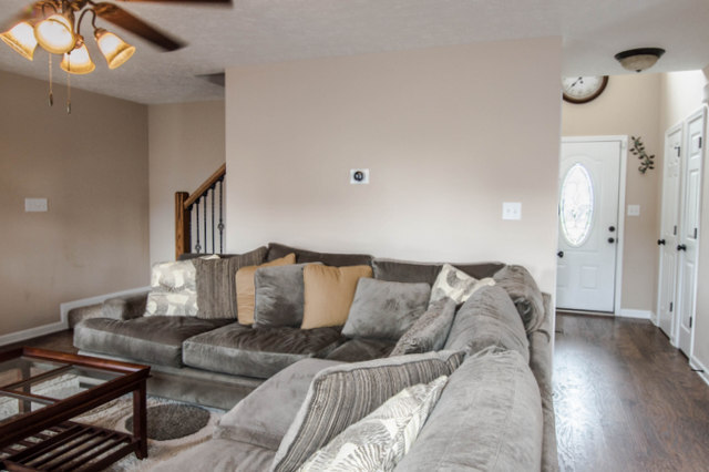 Building Photo - Pet Friendly Two Story in Fox Crossing!