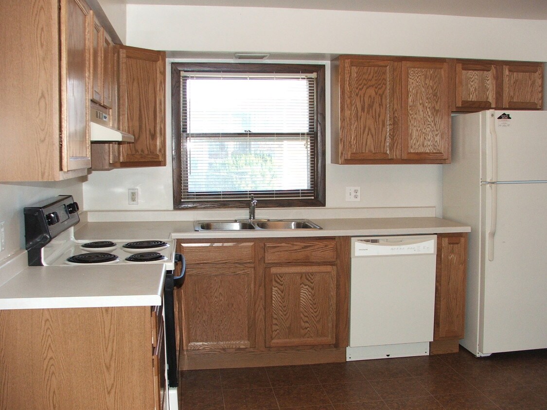 Primary Photo - 1700 Joppa Ave