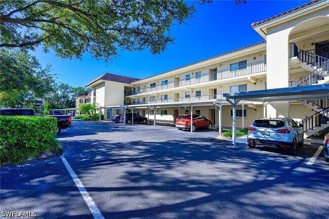 Foto del edificio - 201 Quail Forest Blvd
