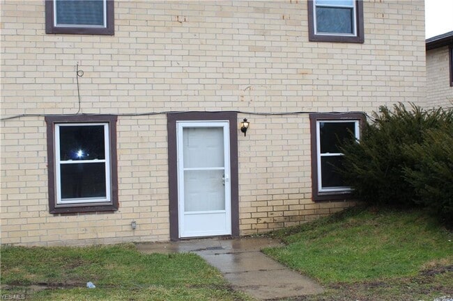Building Photo - 159 Weller Dr