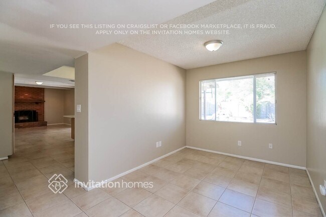 Building Photo - 12042 N 28th Pl