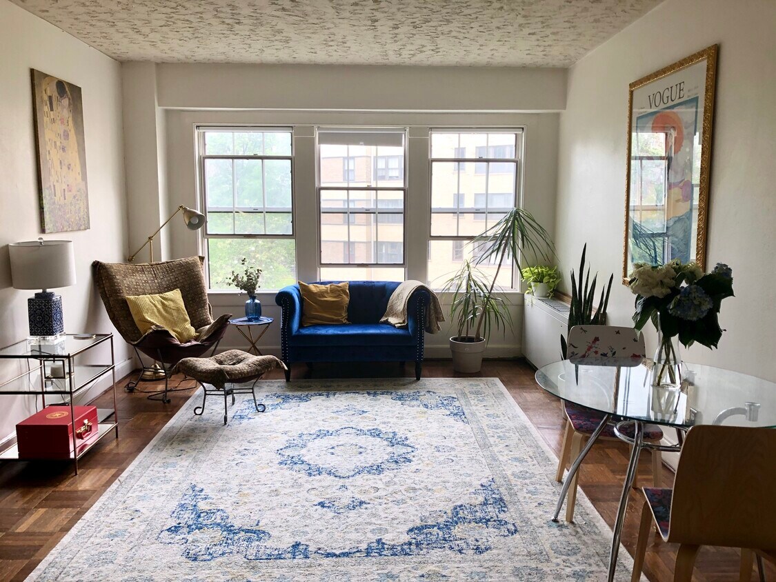 Foto principal - 3901 Cathedral Ave NW