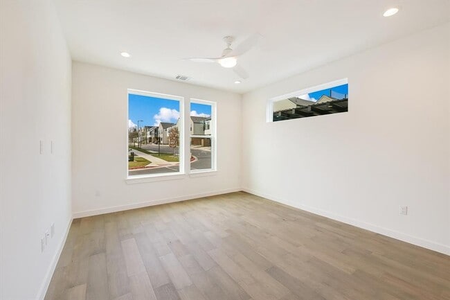 Foto del edificio - 2211 E M. Franklin Ave