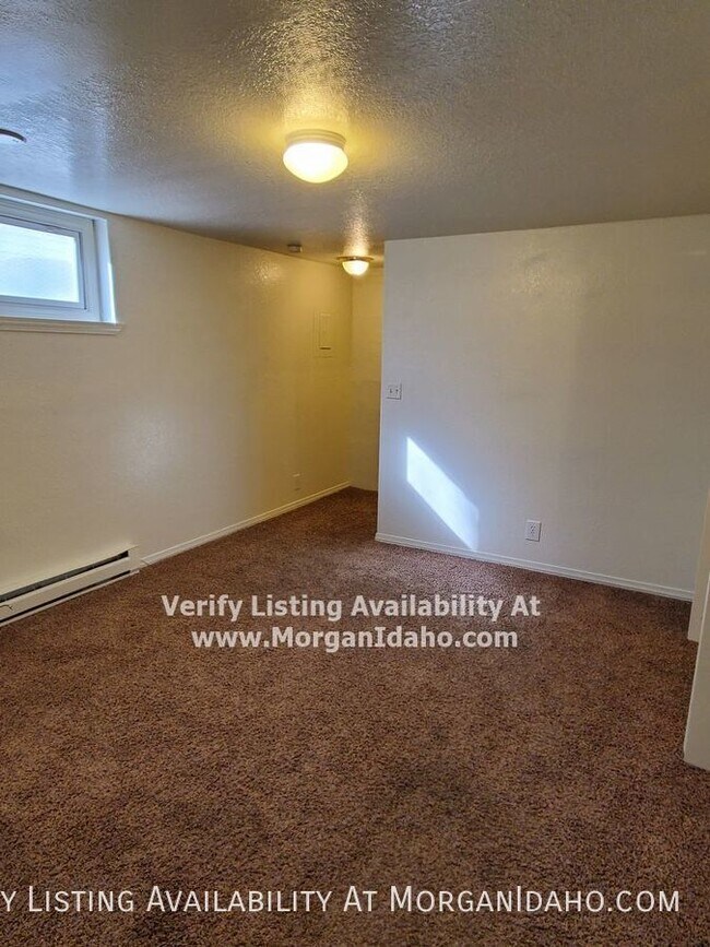 Building Photo - Basement residence with private enterance