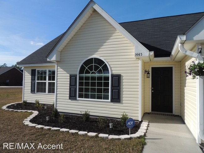 Building Photo - 3 br, 2 bath House - 1445 Mill Pond Rd. SE