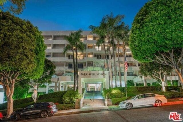 Building Photo - 1131 Alta Loma Road Apt #428, West Hollywo...
