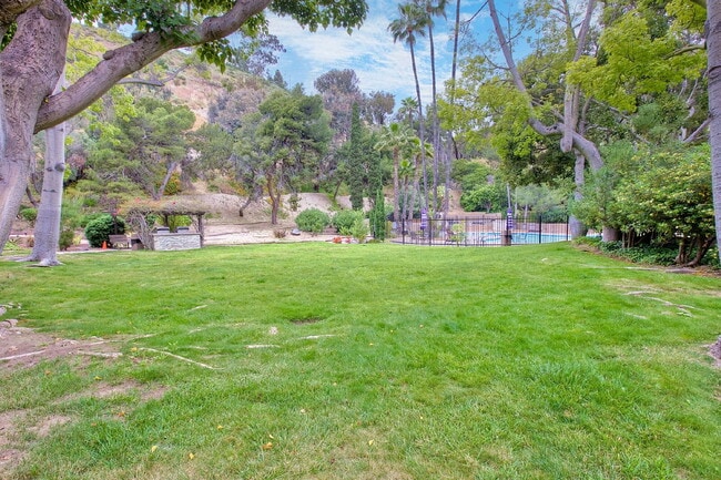Foto del edificio - Discover The Bluffs of Fashion Valley and ...