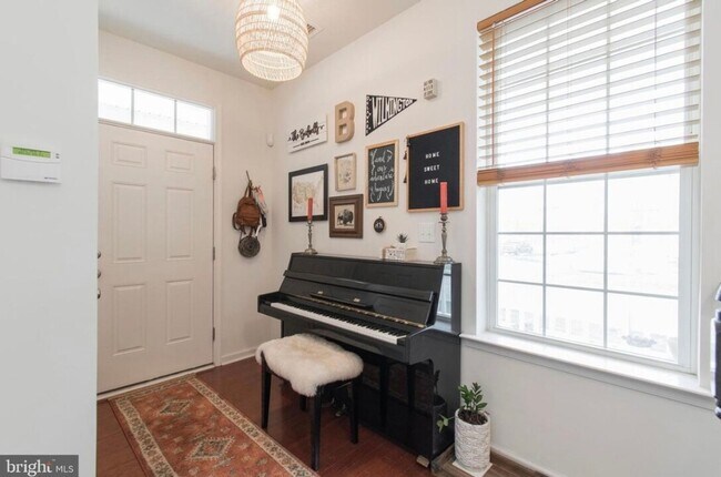 Foto del edificio - End Unit, 3 bedroom Townhome in Claymont