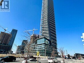Building Photo - 448 Burnhamthorpe Rd W