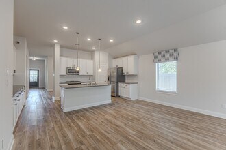 Building Photo - 9840 Sweet Flag Ct