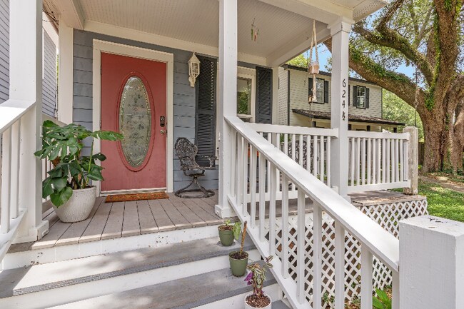 Building Photo - 624 W 7th Ave