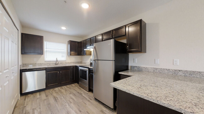 Building Photo - Move-In Ready!  Gorgeous 2BR/2BA duplex ho...