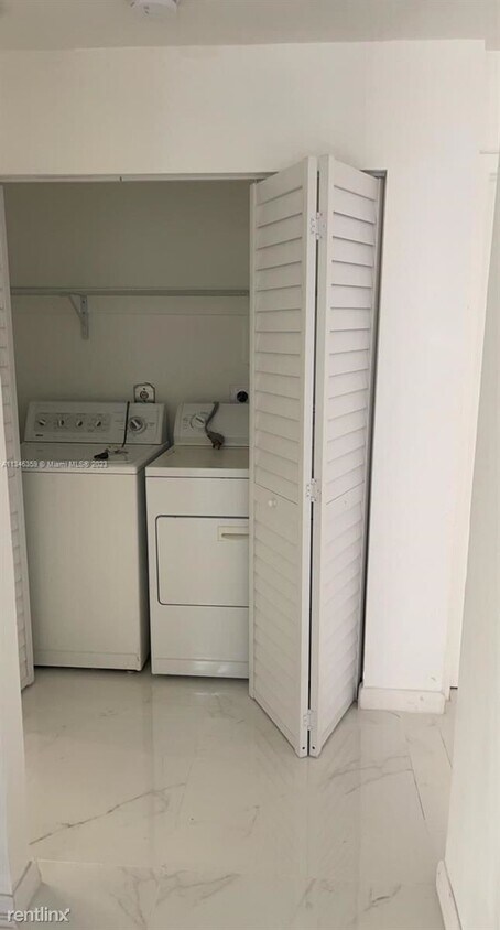 Foto del edificio - 3 br, 2 bath House - 6858 NW 173rd Dr Apt 310