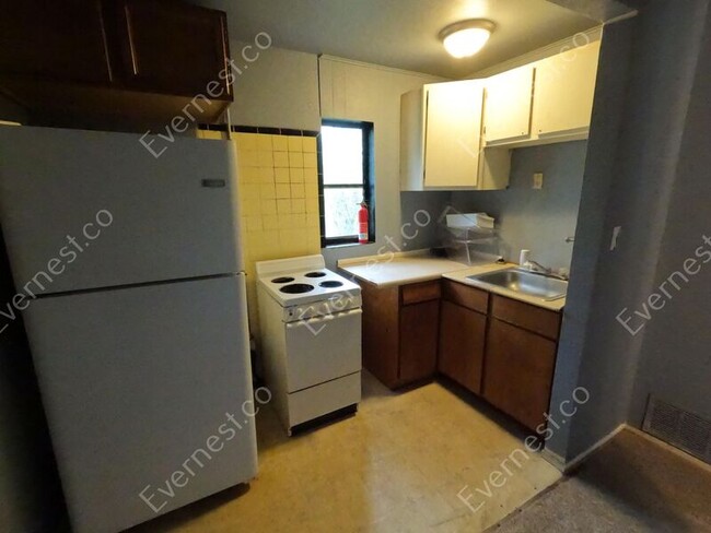 Foto del edificio - 1322 W 17th St