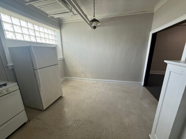 Foto del edificio - 3252 Maple Ave