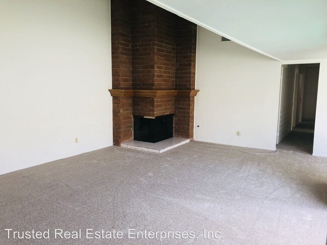 Building Photo - 3 br, 2 bath House - 924 Belmont Street