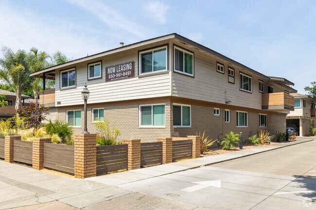 Alt. Exterior - Los Altos Court