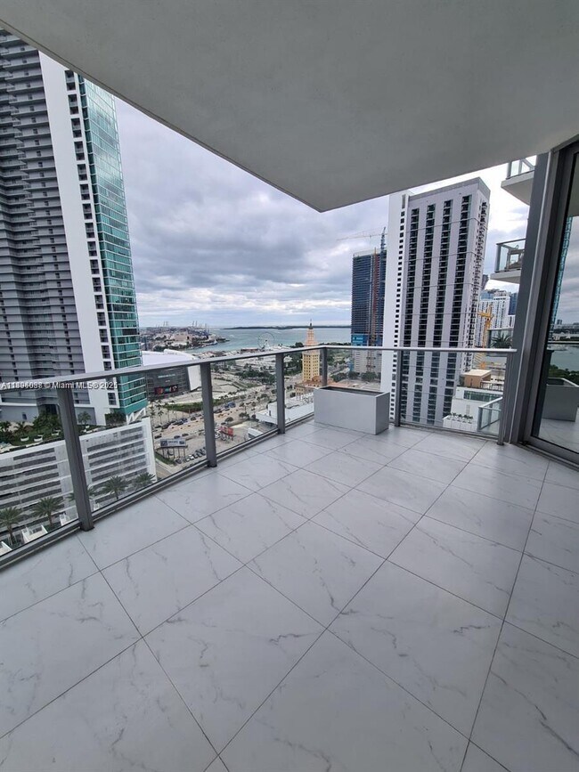 Foto del edificio - 851 NE 1st Ave
