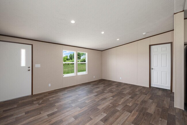 Foto del edificio - 510 Tri Lakes Rd
