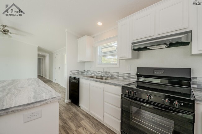 Foto del edificio - 106 S Pacific Ave