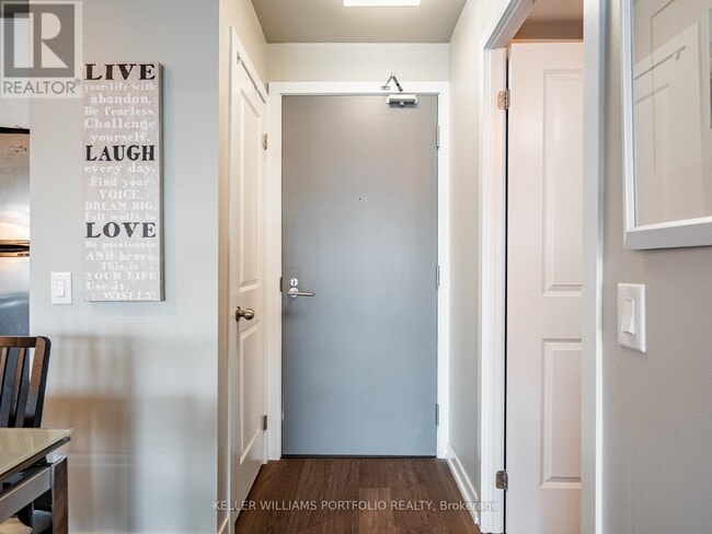 Building Photo - 8 Fieldway Rd