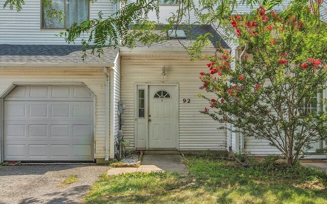 Foto del edificio - 92 Ginger Dr