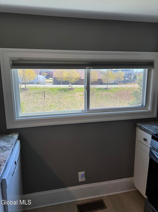 Foto del edificio - 34 Old Rte 146