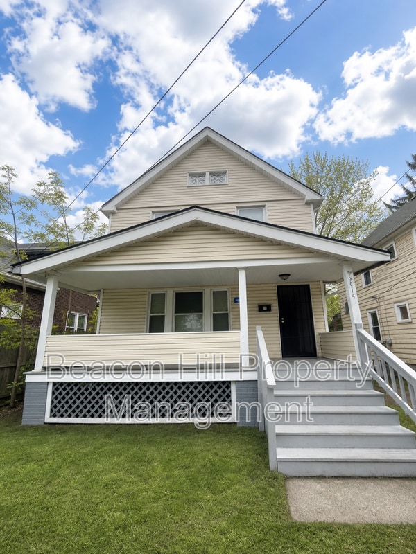 Building Photo - 9814 Dunlap Ave