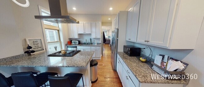 Foto del edificio - 3127 N Racine Ave