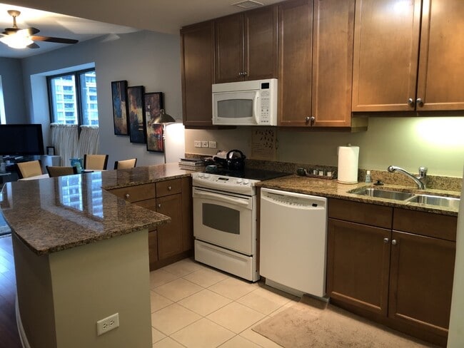 Building Photo - 130 N Garland Ct