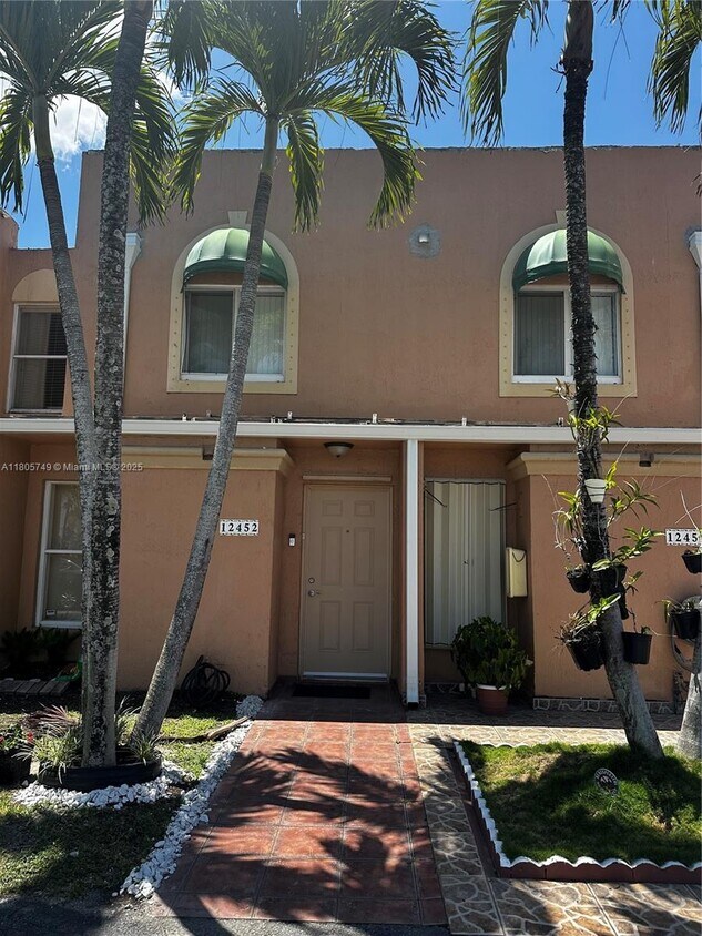 Foto principal - 12452 NW 11th Ln
